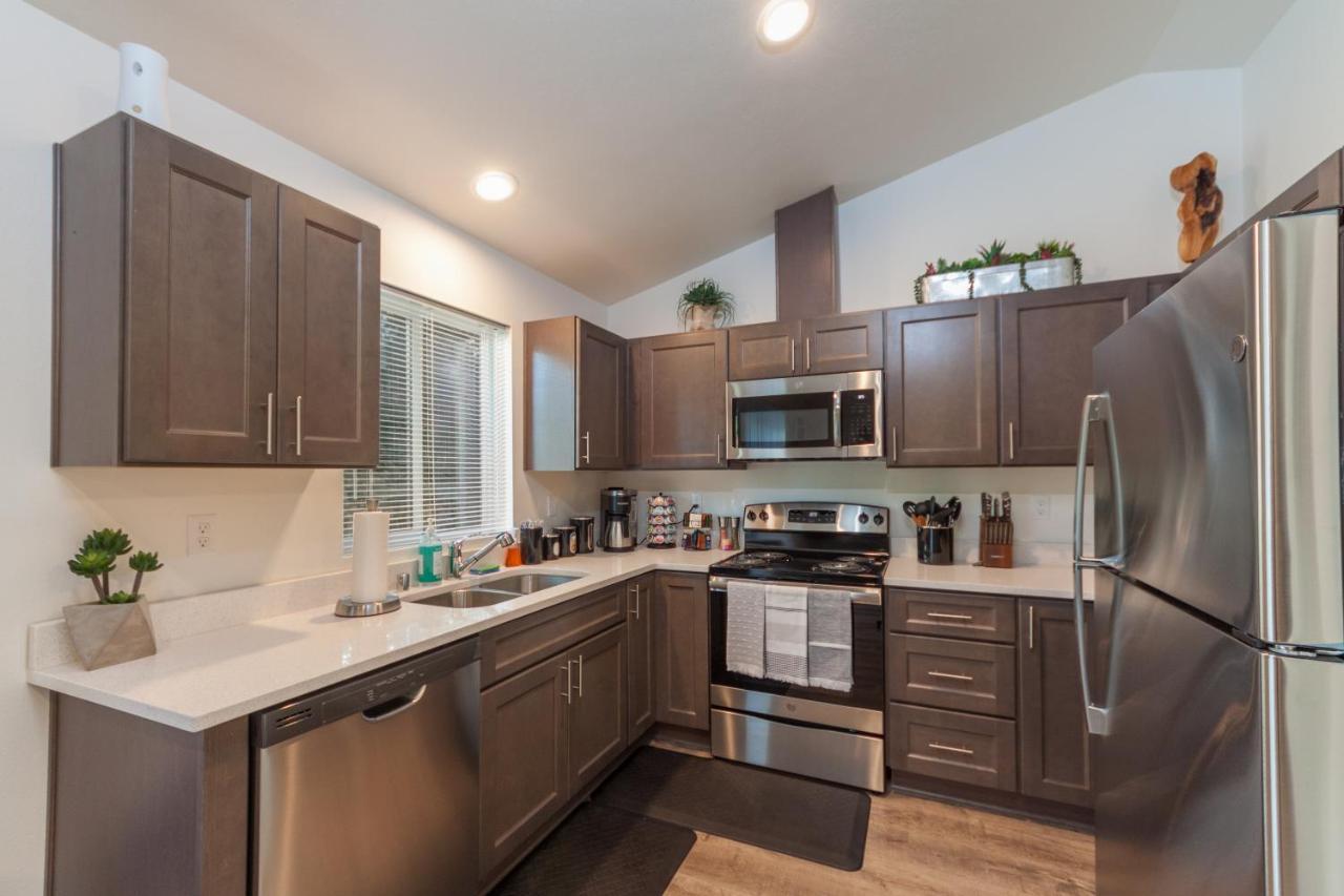 Apartamento Modern And Stylish King Bed Wifi Free Parking Spokane Valley Exterior foto